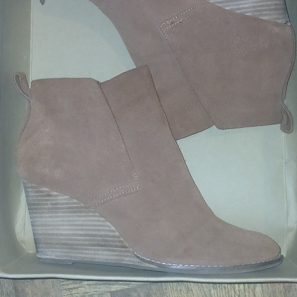 Lucky Brand Tan Suede Wedge Ankle Boots